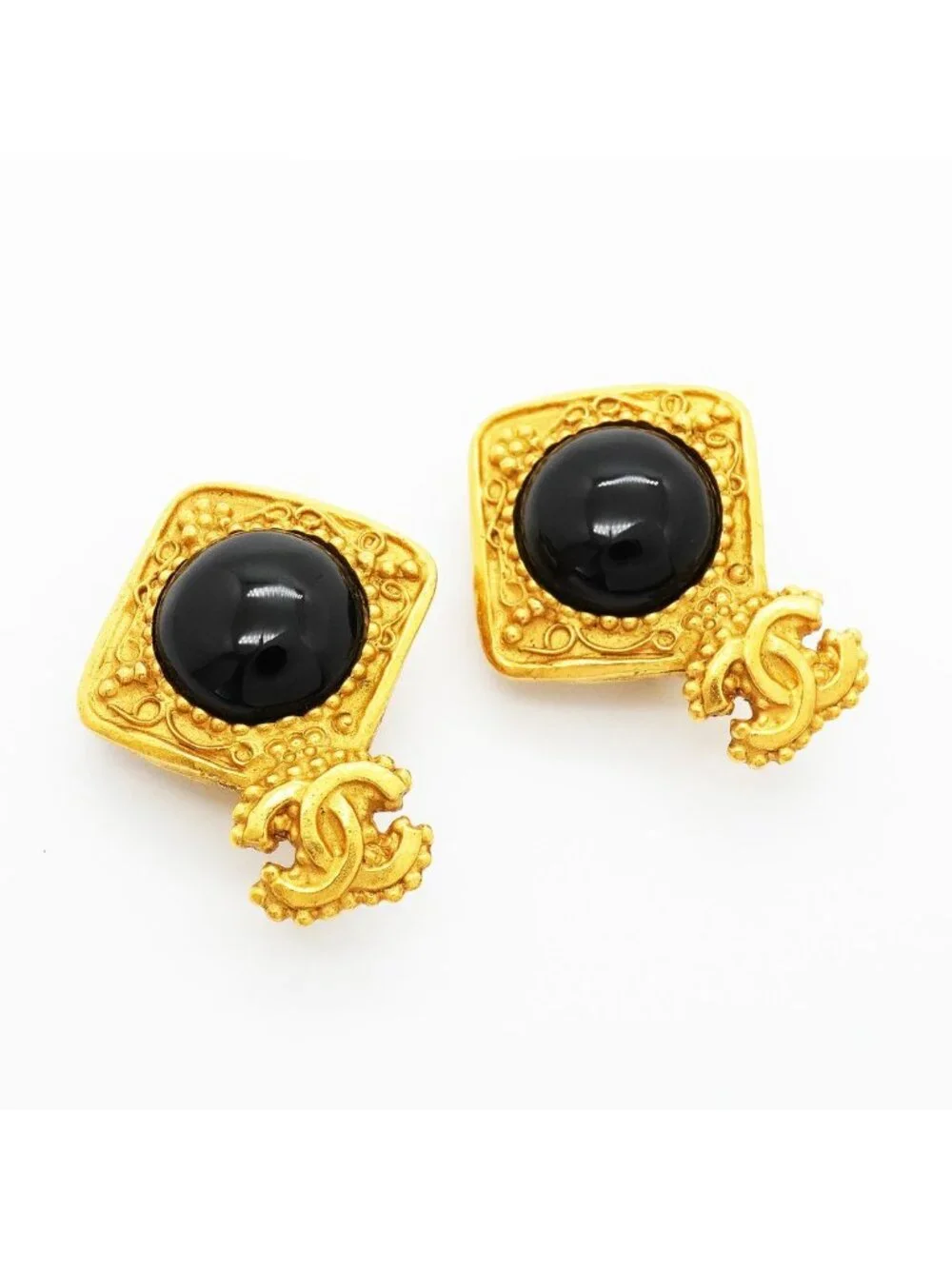 CHANEL earrings vintage